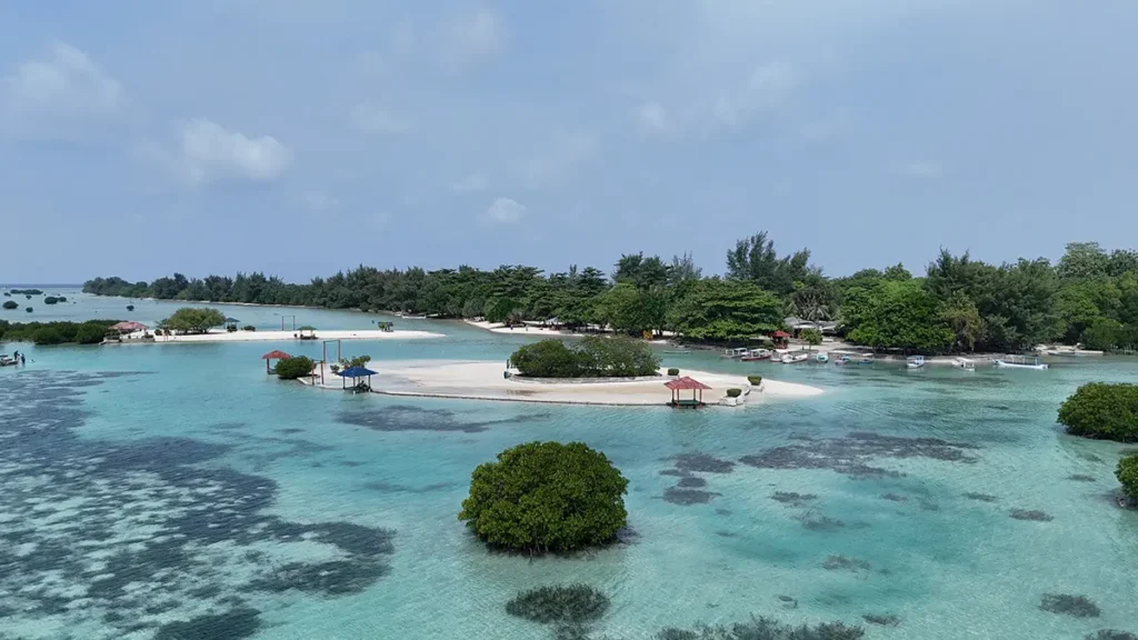 lokasi untuk wisata 1 hari di pulau pari
