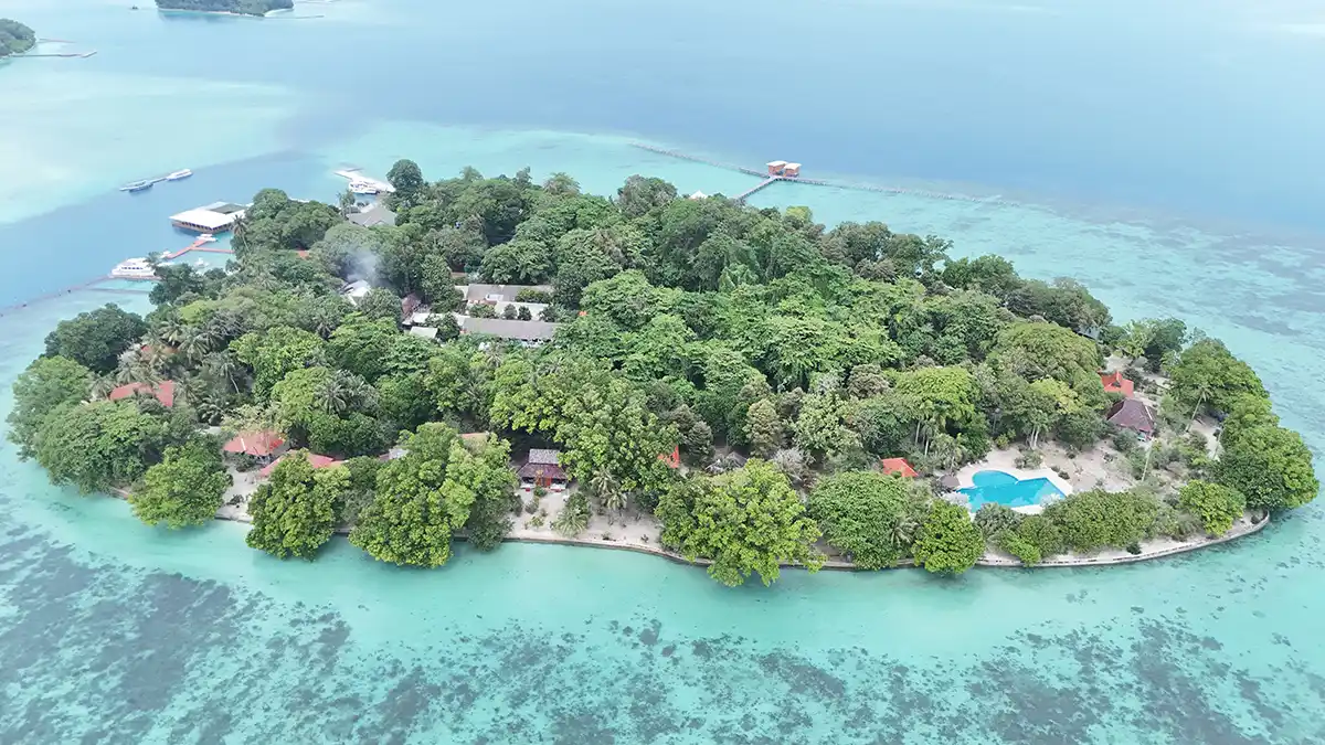 Pulau Putri resort ( Pulau Tidak berpenduduk ) 
