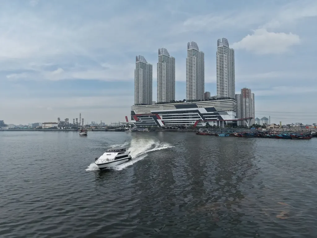 kapal speedboat ke pulau pari