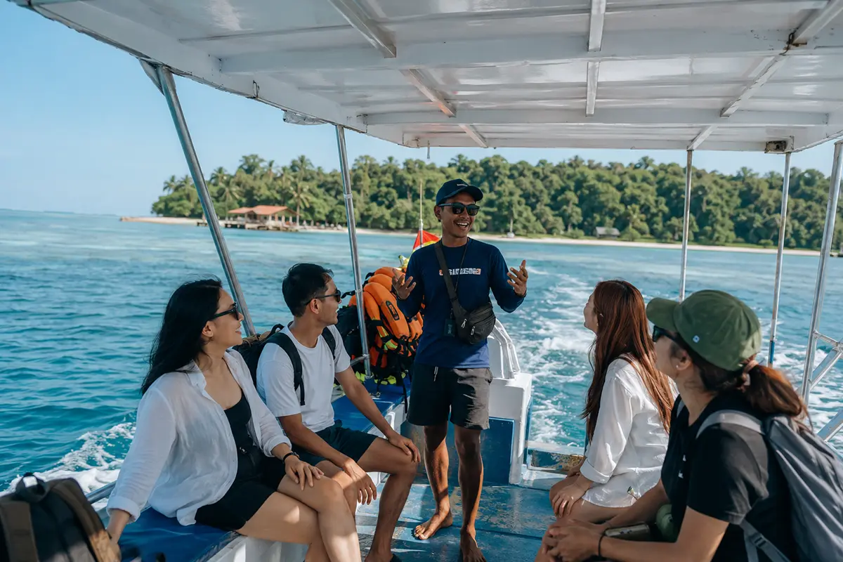 Pulau Pari Kepulauan Seribu Jakarta | Info Wisata dan Paket 9 Pemandu wisata Pulau Pari